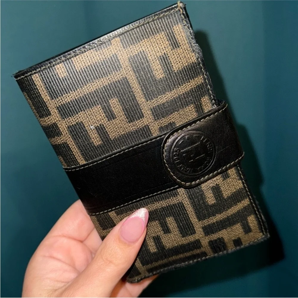 Fendi Black and Brown Logo Wallet - Picture 4 of 15